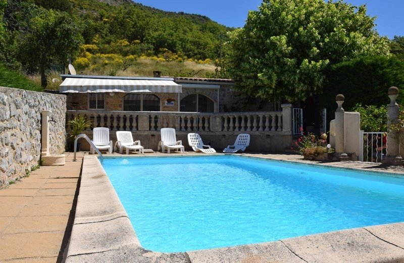 75717 piscine privative baronnies myosotis