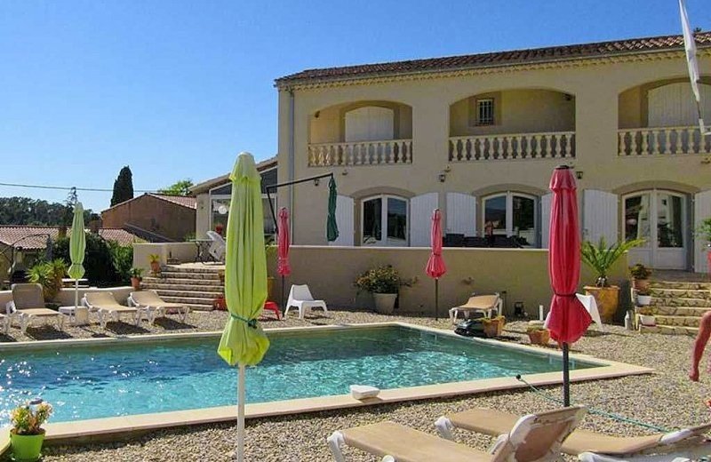 76584 f84258huisenzwemb1