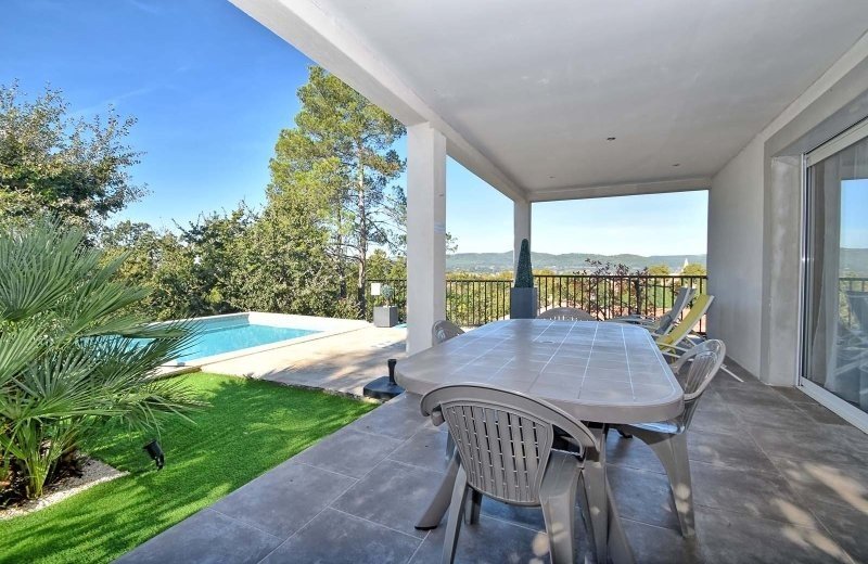 77060 f83436terrasenzwembad