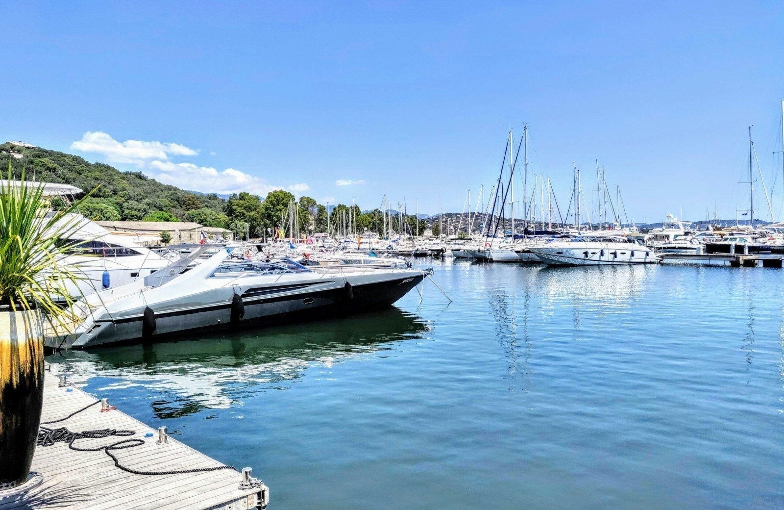 De haven van Porto-Vecchio op Corsica