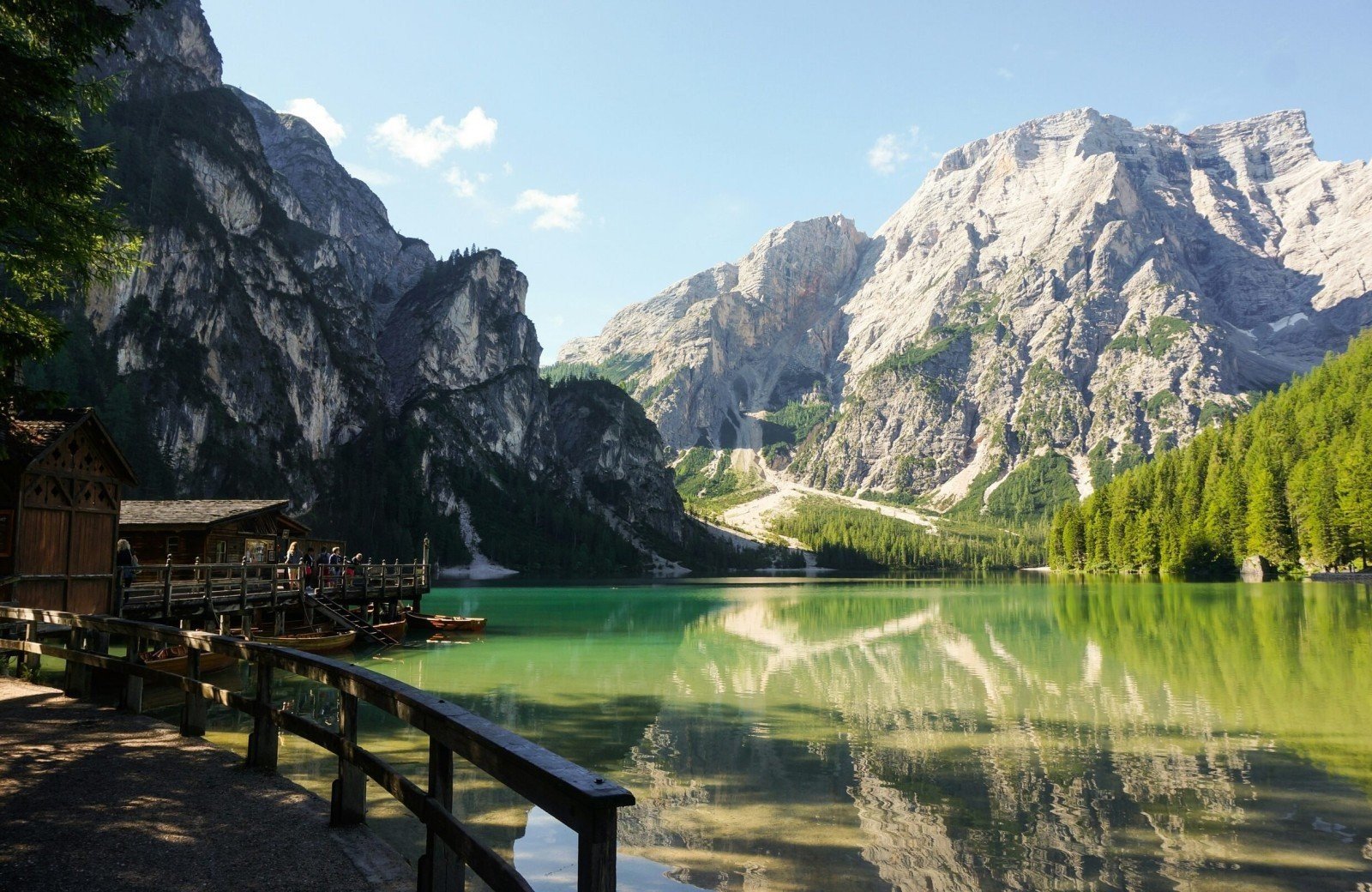 Lago di Braies regio Trentino-Zuid-Tirol Itali&euml;