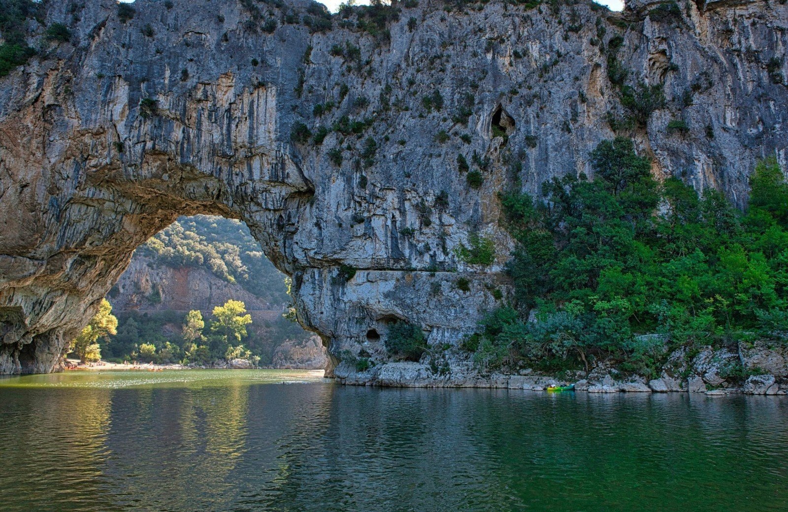 Boog rivier Gorges de l'Ard&egrave;che