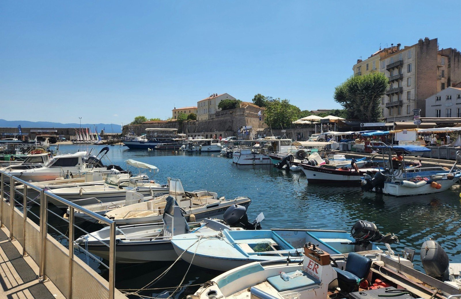 De haven van de stad Ajaccio Corsica