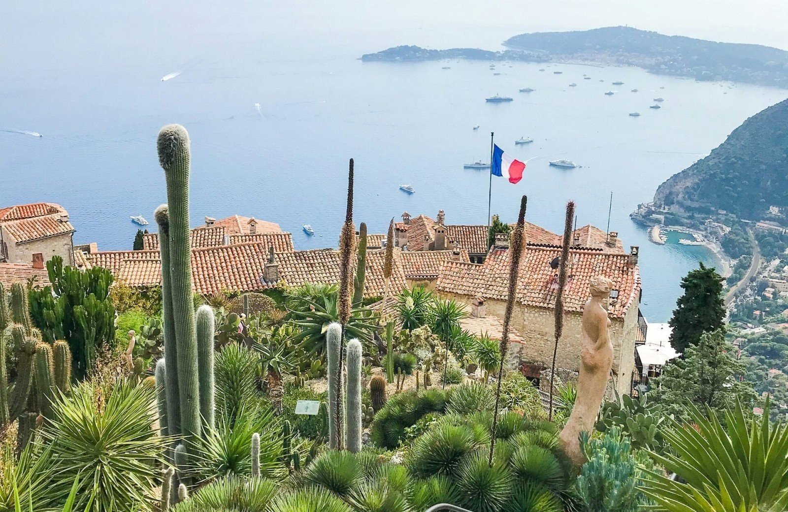 Dorp &Egrave;ze, Frankrijk 