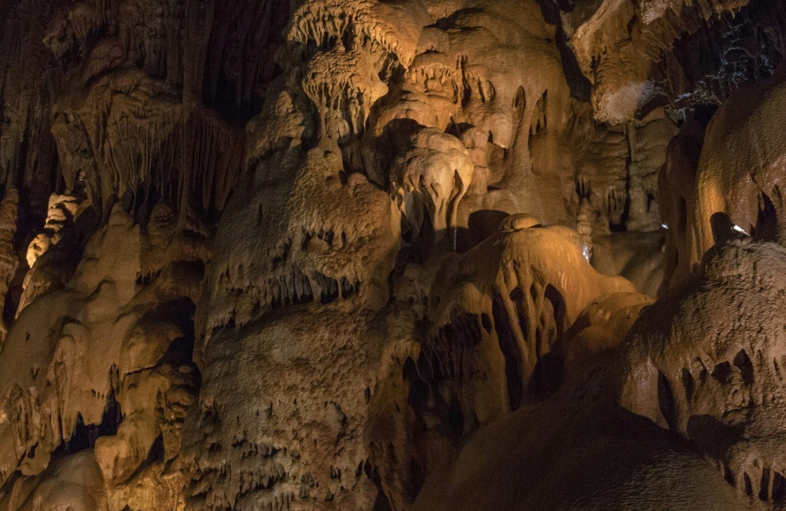 Diep in de grotten van Clamouse of Demoiselles